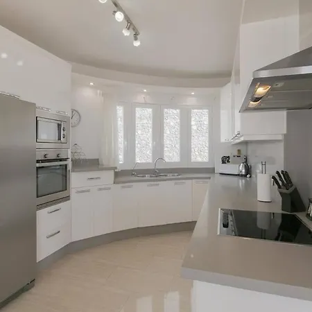 Villa Athena With Private Heated Pool And Sea Views