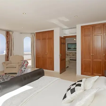 Villa Athena With Private Heated Pool And Sea Views *